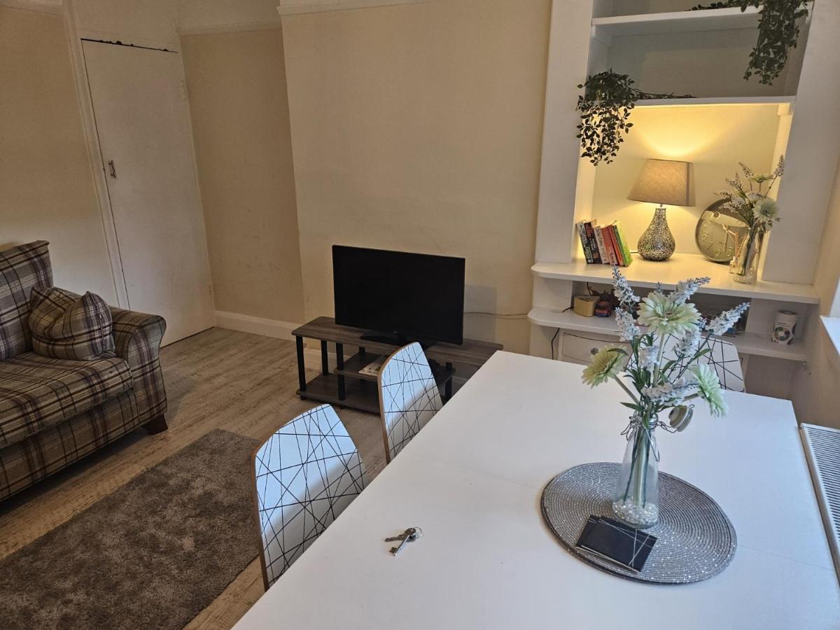 Leigh-On-Sea Retreat - 2 Bedroom Apartment Екстер'єр фото