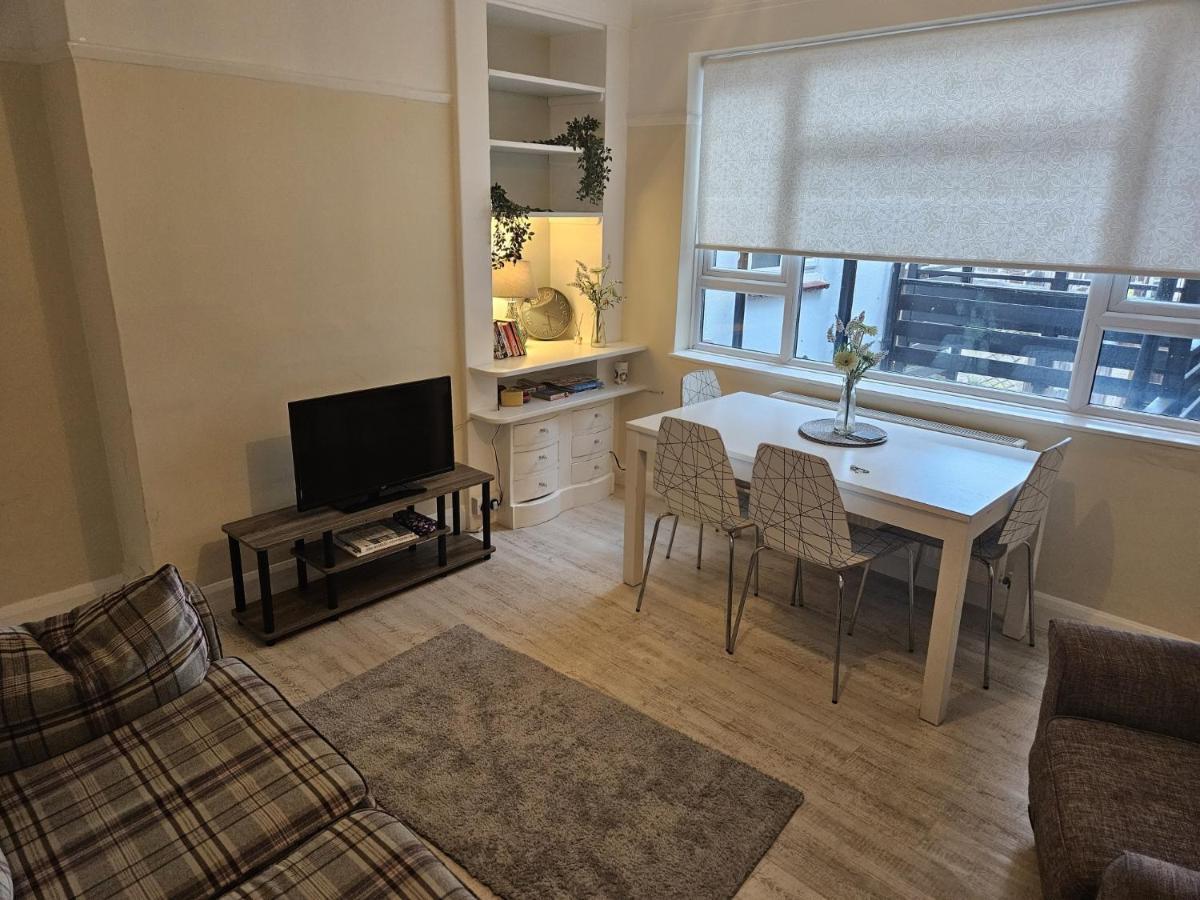 Leigh-On-Sea Retreat - 2 Bedroom Apartment Екстер'єр фото